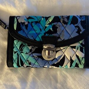 NWT Vera Bradley Floral Quilted Women's Bag